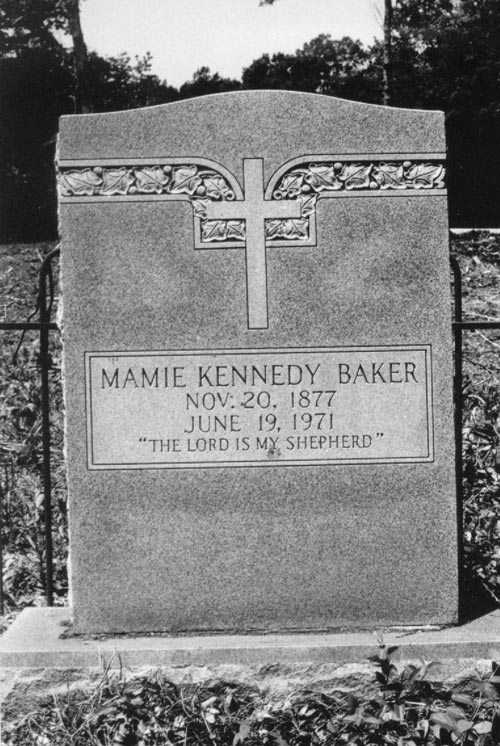 Tombstone of Mamie Kennedy Baker, born 20 Nov 1877, died 19 Jun 1971