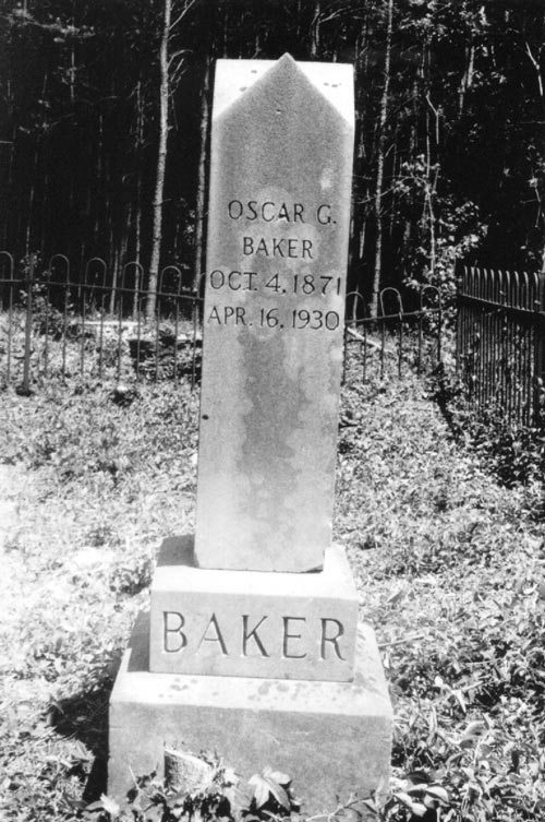Tombstone of Oscar Gordon Baker, born 4 Oct 1871, died 16 Apr 1930